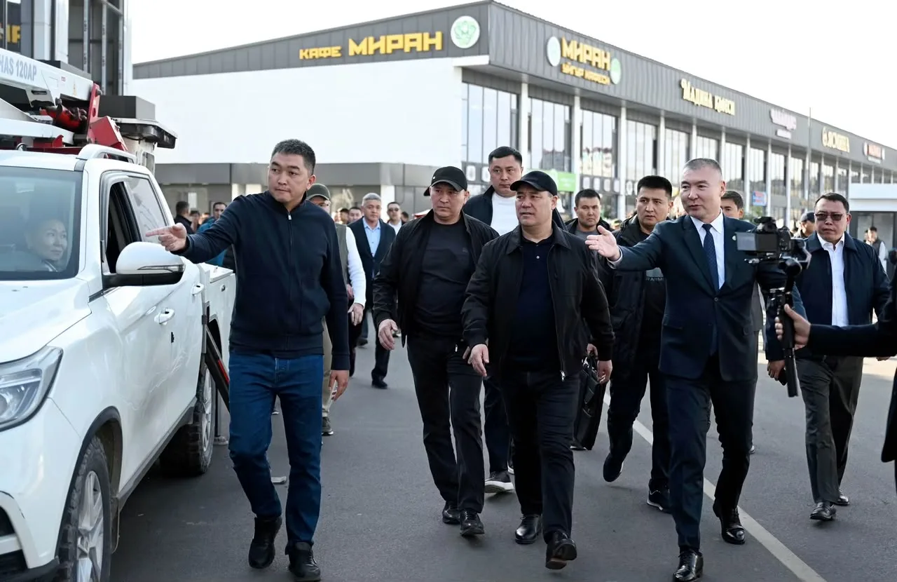 Садыр Жапаров неожиданно посетил рынок «Мадина»