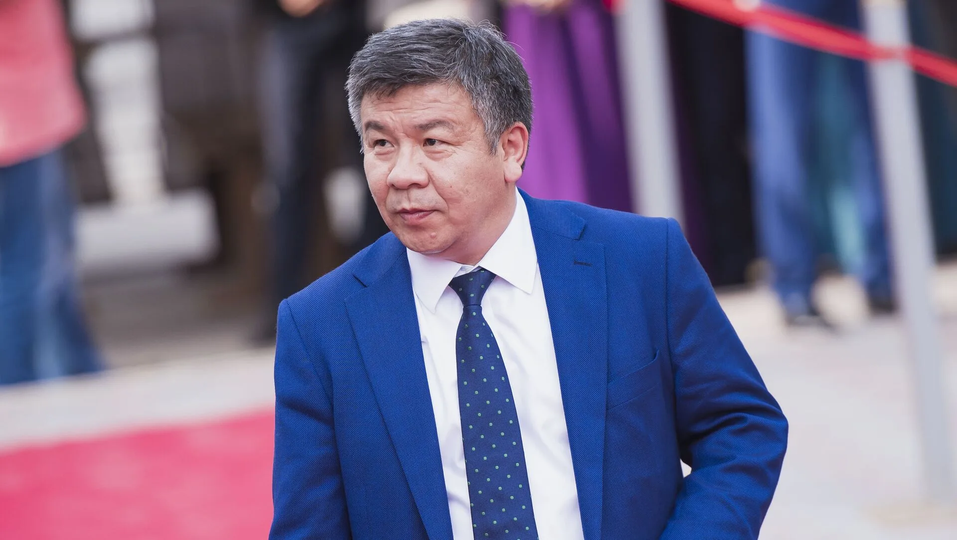 Алмамбет Шыкмаматов кандай иштеди? Zobolo талдап көрөт