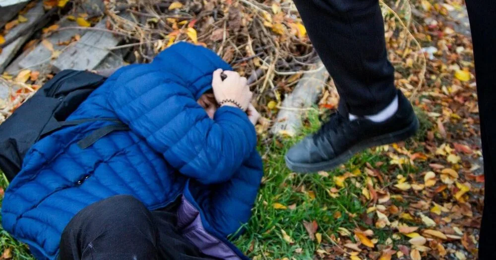 Куда катится молодежь? 16-летний парень избил своего ровесника...